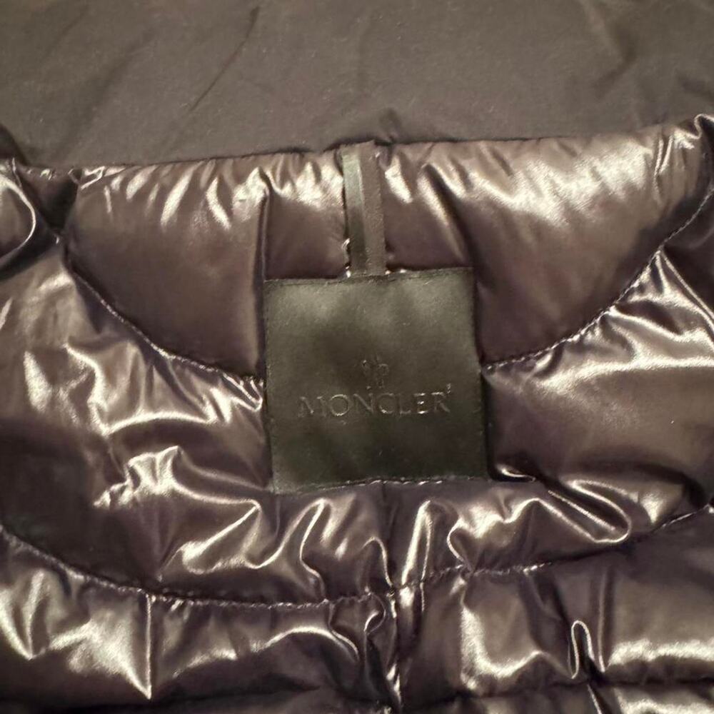 Moncler Barcena Down Jacket Men - image 5